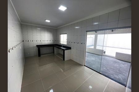 Casa à venda com 162m², 3 quartos e 2 vagas Casa à venda com 162m², 3 quartos e 2 vagasCozinha