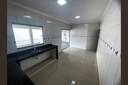 Casa à venda com 162m², 3 quartos e 2 vagas Casa à venda com 162m², 3 quartos e 2 vagasCozinha