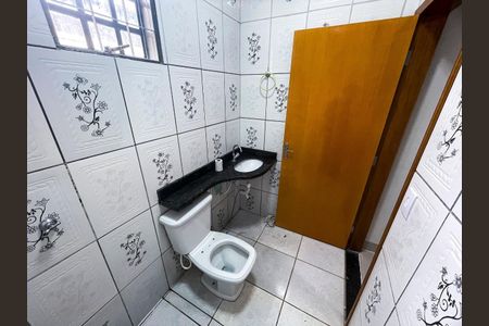 Casa à venda com 162m², 3 quartos e 2 vagas Casa à venda com 162m², 3 quartos e 2 vagasBanheiro