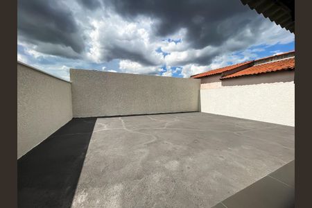 Casa à venda com 162m², 3 quartos e 2 vagas Casa à venda com 162m², 3 quartos e 2 vagasÁrea Externa