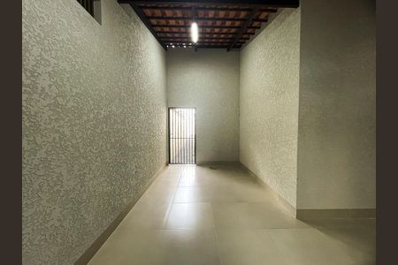 Casa à venda com 162m², 3 quartos e 2 vagas Casa à venda com 162m², 3 quartos e 2 vagasCorredor