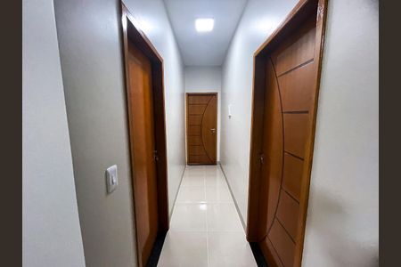 Casa à venda com 162m², 3 quartos e 2 vagas Casa à venda com 162m², 3 quartos e 2 vagasCorredor
