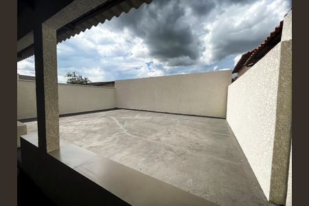Casa à venda com 162m², 3 quartos e 2 vagas Casa à venda com 162m², 3 quartos e 2 vagasÁrea Externa
