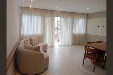Sala de apartamento para alugar com 3 quartos, 121m² em Barra da Tijuca, Rio de Janeiro