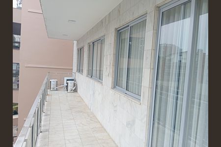 Apartamento para alugar com 121m², 3 quartos e 2 vagas Apartamento para alugar com 121m², 3 quartos e 2 vagasVaranda