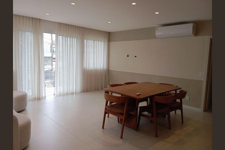 Apartamento para alugar com 121m², 3 quartos e 2 vagas Apartamento para alugar com 121m², 3 quartos e 2 vagasSala