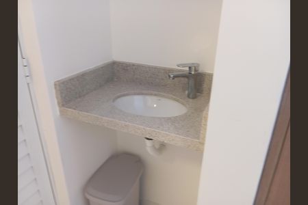 Apartamento para alugar com 121m², 3 quartos e 2 vagas Apartamento para alugar com 121m², 3 quartos e 2 vagasBanheiro de serviço