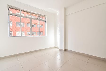 Apartamento à venda com 41m², 1 quarto e sem vaga Apartamento à venda com 41m², 1 quarto e sem vagaSala