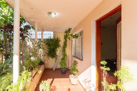Casa à venda com 129m², 3 quartos e 3 vagas Casa à venda com 129m², 3 quartos e 3 vagasEntrada Casa