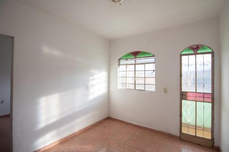 Casa para alugar com 59m², 2 quartos e 1 vaga Casa para alugar com 59m², 2 quartos e 1 vagaSala