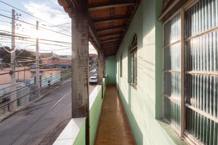 Varanda da Sala de casa para alugar com 2 quartos, 59m² em Fernão Dias, Belo Horizonte