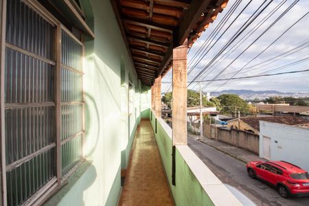 Varanda da Sala de casa para alugar com 2 quartos, 59m² em Fernão Dias, Belo Horizonte