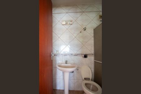 Casa para alugar com 59m², 2 quartos e 1 vaga Casa para alugar com 59m², 2 quartos e 1 vagaBanheiro Social