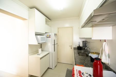 Cozinha de apartamento à venda com 3 quartos, 98m² em Vila Carrão, São Paulo