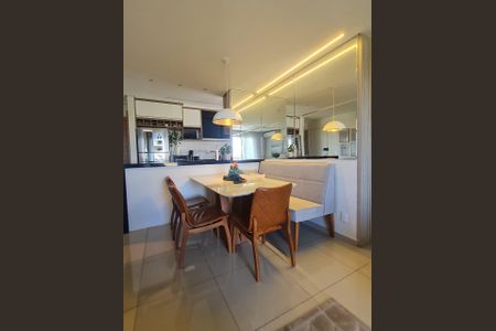Apartamento à venda com 73m², 3 quartos e 2 vagas Apartamento à venda com 73m², 3 quartos e 2 vagasSala de jantar