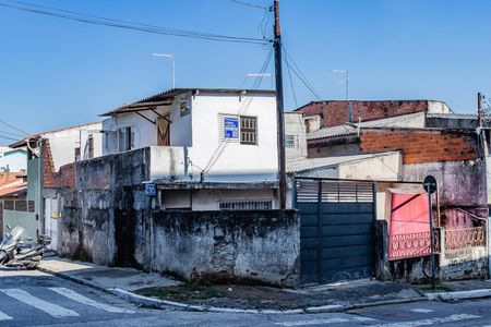 Casa para alugar com 144m², 3 quartos e 2 vagas Casa para alugar com 144m², 3 quartos e 2 vagasFachada