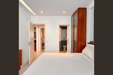 Quarto 1 de apartamento à venda com 1 quarto, 48m² em Ipanema, Rio de Janeiro
