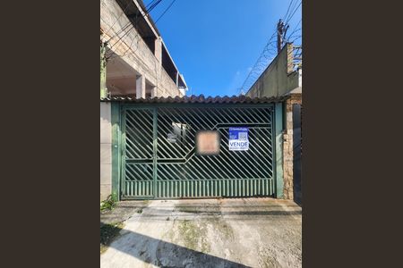 Casa à venda com 175m², 2 quartos e 2 vagas Casa à venda com 175m², 2 quartos e 2 vagasFachada