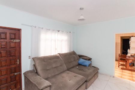 Casa à venda com 175m², 2 quartos e 2 vagas Casa à venda com 175m², 2 quartos e 2 vagasSala