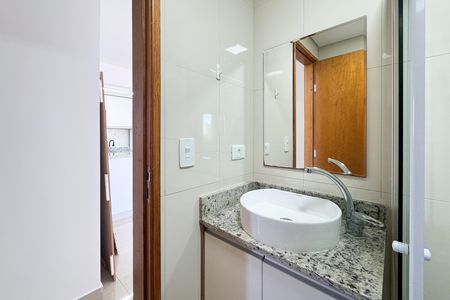 Apartamento para alugar com 60m², 2 quartos e 2 vagas Apartamento para alugar com 60m², 2 quartos e 2 vagasBanheiro Social