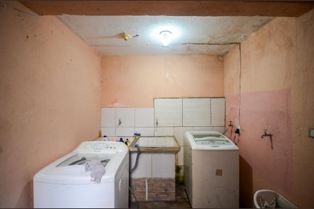 Casa à venda com 216m², 4 quartos e 2 vagas Casa à venda com 216m², 4 quartos e 2 vagasÁrea de Serviço