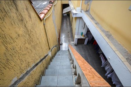 Casa à venda com 216m², 4 quartos e 2 vagas Casa à venda com 216m², 4 quartos e 2 vagasEscada - Casa 2