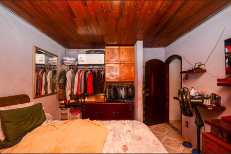 Casa à venda com 216m², 4 quartos e 2 vagas Casa à venda com 216m², 4 quartos e 2 vagasQuarto 2 - Casa 2