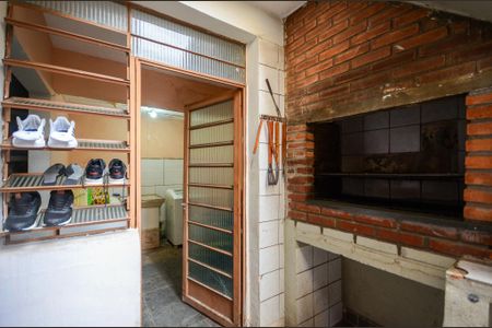 Casa à venda com 216m², 4 quartos e 2 vagas Casa à venda com 216m², 4 quartos e 2 vagasChurrasqueira