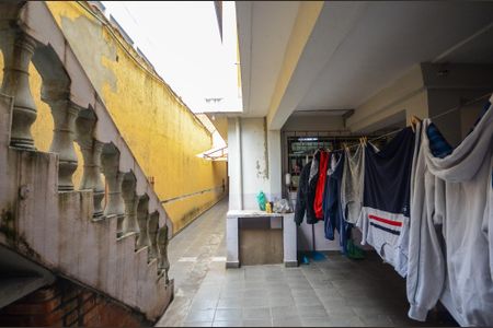 Casa à venda com 216m², 4 quartos e 2 vagas Casa à venda com 216m², 4 quartos e 2 vagasÁrea de Serviço