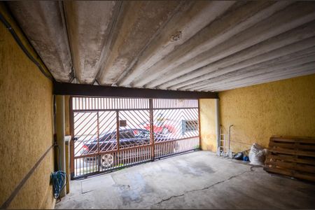 Casa à venda com 216m², 4 quartos e 2 vagas Casa à venda com 216m², 4 quartos e 2 vagasGaragem