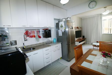 Apartamento à venda com 64m², 3 quartos e 1 vagaCozinha