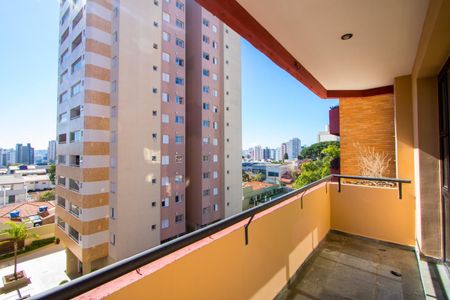 Apartamento à venda com 220m², 4 quartos e 2 vagas Apartamento à venda com 220m², 4 quartos e 2 vagasVaranda da sala