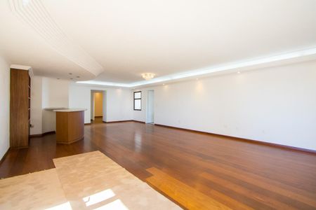 Apartamento à venda com 220m², 4 quartos e 2 vagas Apartamento à venda com 220m², 4 quartos e 2 vagasSala