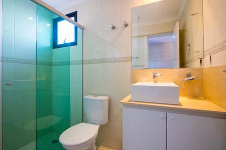 Apartamento à venda com 220m², 4 quartos e 2 vagas Apartamento à venda com 220m², 4 quartos e 2 vagasBanheiro do quarto 3