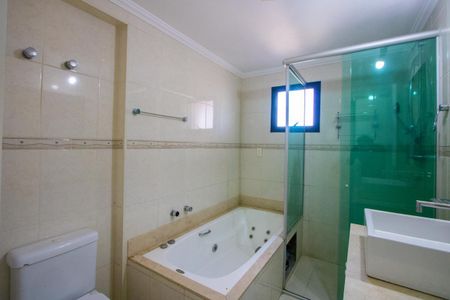 Apartamento à venda com 220m², 4 quartos e 2 vagas Apartamento à venda com 220m², 4 quartos e 2 vagasBanheiro do quarto 1
