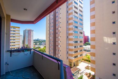 Apartamento à venda com 220m², 4 quartos e 2 vagas Apartamento à venda com 220m², 4 quartos e 2 vagasVaranda do quarto 1