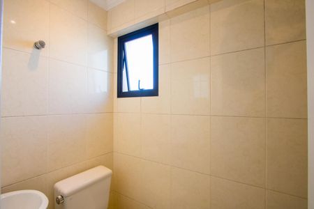 Apartamento à venda com 220m², 4 quartos e 2 vagas Apartamento à venda com 220m², 4 quartos e 2 vagasBanheiro de serviço