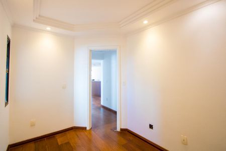 Apartamento à venda com 220m², 4 quartos e 2 vagas Apartamento à venda com 220m², 4 quartos e 2 vagasEscritório
