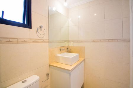 Apartamento à venda com 220m², 4 quartos e 2 vagas Apartamento à venda com 220m², 4 quartos e 2 vagasBanheiro do quarto 2