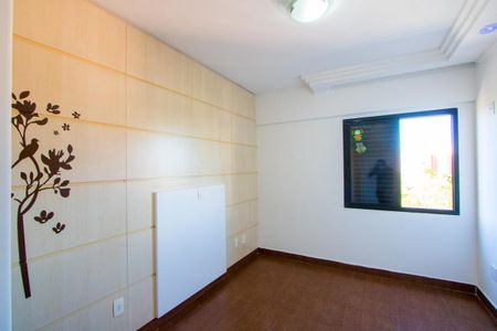 Apartamento à venda com 220m², 4 quartos e 2 vagas Apartamento à venda com 220m², 4 quartos e 2 vagasQuarto 3 - Suíte