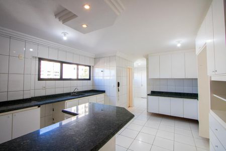 Apartamento à venda com 220m², 4 quartos e 2 vagas Apartamento à venda com 220m², 4 quartos e 2 vagasCozinha