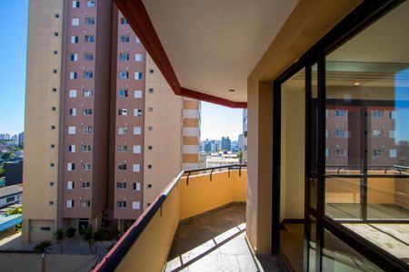 Apartamento à venda com 220m², 4 quartos e 2 vagas Apartamento à venda com 220m², 4 quartos e 2 vagasVaranda da sala