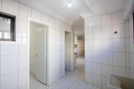 Apartamento à venda com 220m², 4 quartos e 2 vagas Apartamento à venda com 220m², 4 quartos e 2 vagasÁrea de serviço