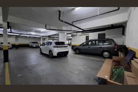 Apartamento à venda com 220m², 4 quartos e 2 vagas Apartamento à venda com 220m², 4 quartos e 2 vagasVaga da garagem