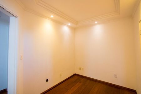 Apartamento à venda com 220m², 4 quartos e 2 vagas Apartamento à venda com 220m², 4 quartos e 2 vagasEscritório