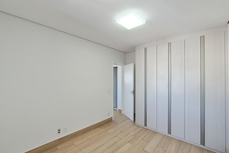 Apartamento para alugar com 73m², 2 quartos e 1 vaga Apartamento para alugar com 73m², 2 quartos e 1 vagaSuíte