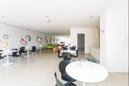 Apartamento para alugar com 73m², 2 quartos e 1 vaga Apartamento para alugar com 73m², 2 quartos e 1 vagaÁrea comum - Salão de festas
