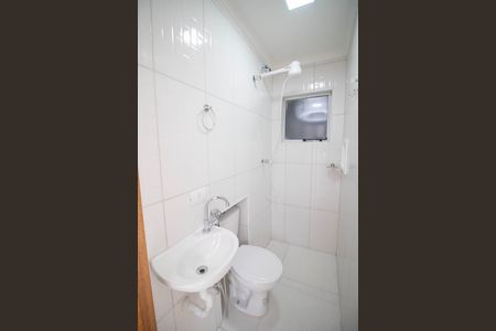 BANHEIRO de casa para alugar com 1 quarto, 40m² em Parque Peruche, São Paulo