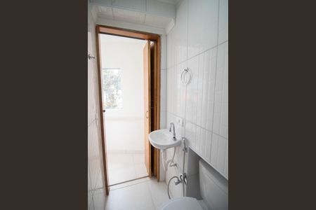 BANHEIRO de casa para alugar com 1 quarto, 40m² em Parque Peruche, São Paulo