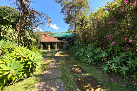 Casa de condomínio para alugar com 375m², 3 quartos e 2 vagas Casa de condomínio para alugar com 375m², 3 quartos e 2 vagasEntrada